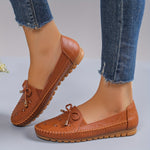 Mocassins Annabelle camel à lacets, bout pointu et semelle profilée.