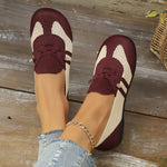 Mocassins tressés Blandine bordeaux, brides nouées, semelle noire, motif bandes blanches