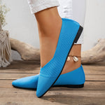 Ballerines bleues ajourées à bout pointu, semelle noire