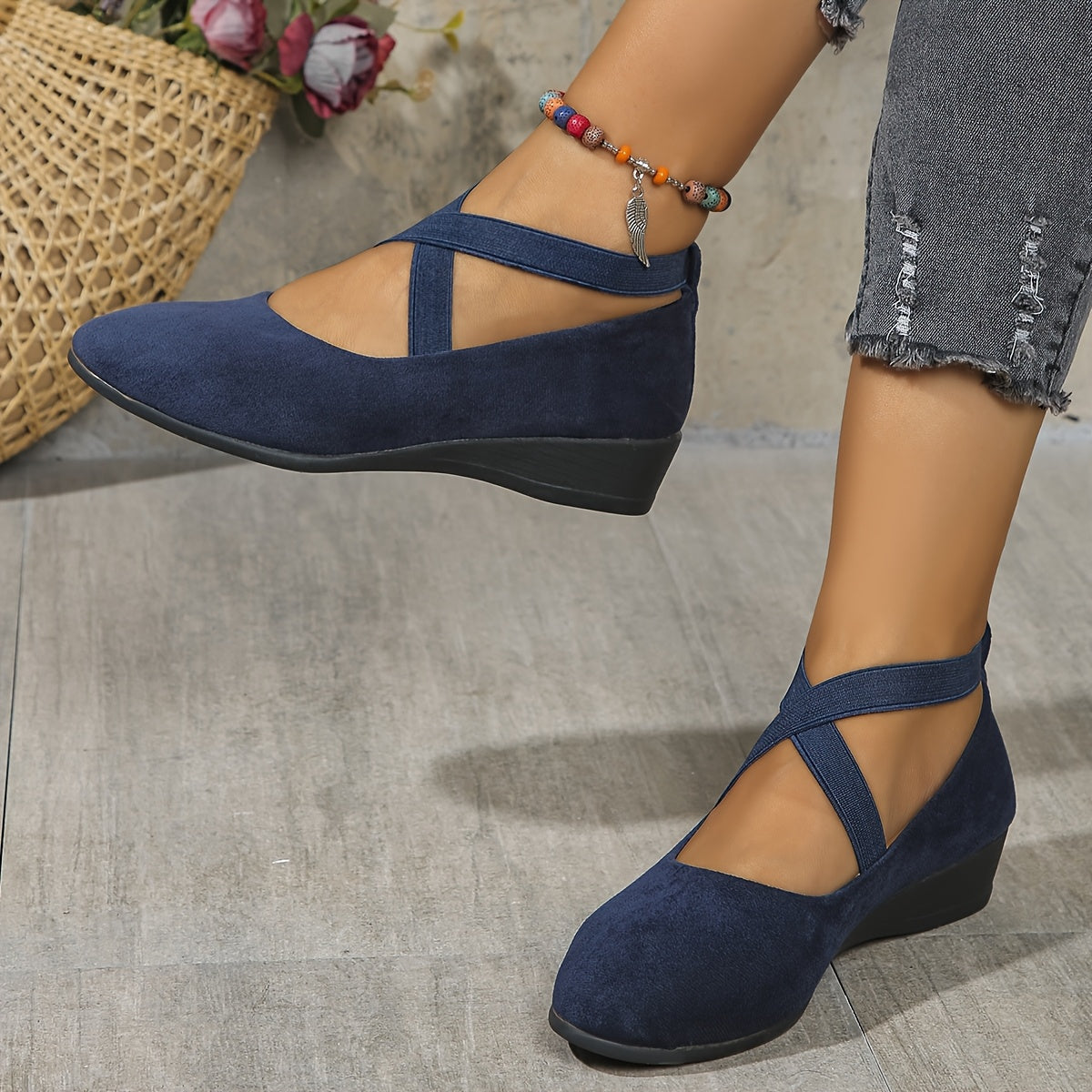 Ballerines bleues à brides croisées et semelle compensée épaisse