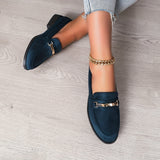 Mocassins à bout rond bleu marine avec bride rectangulaire dorée et chaîne cheville