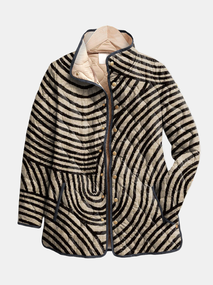 Veste matelassée motif cercles dessinés à la main, noir et écru, boutonnée, intérieur du col beige