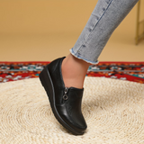 Mocassins à semelle épaisse noirs, empiècements, bride décorative et bout rond