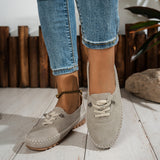 Mocassins Ophélie blancs en daim, encolure basse à lacets et semelle en caoutchouc