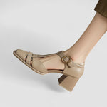 Salomés à talon bottier beige, bride à boucle rectangulaire, bout pointu