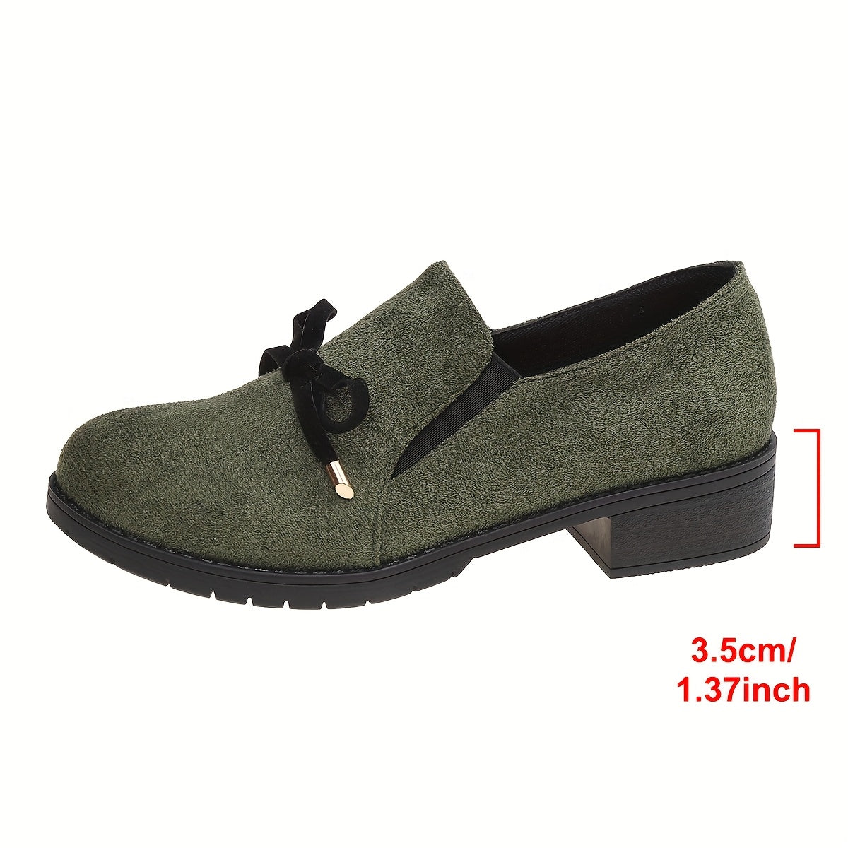 Mocassins classiques en daim vert, bride élastique et nœud noir.