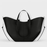 Grand sac cabas en cuir effet lisse noir, anses avec rabat central en U.