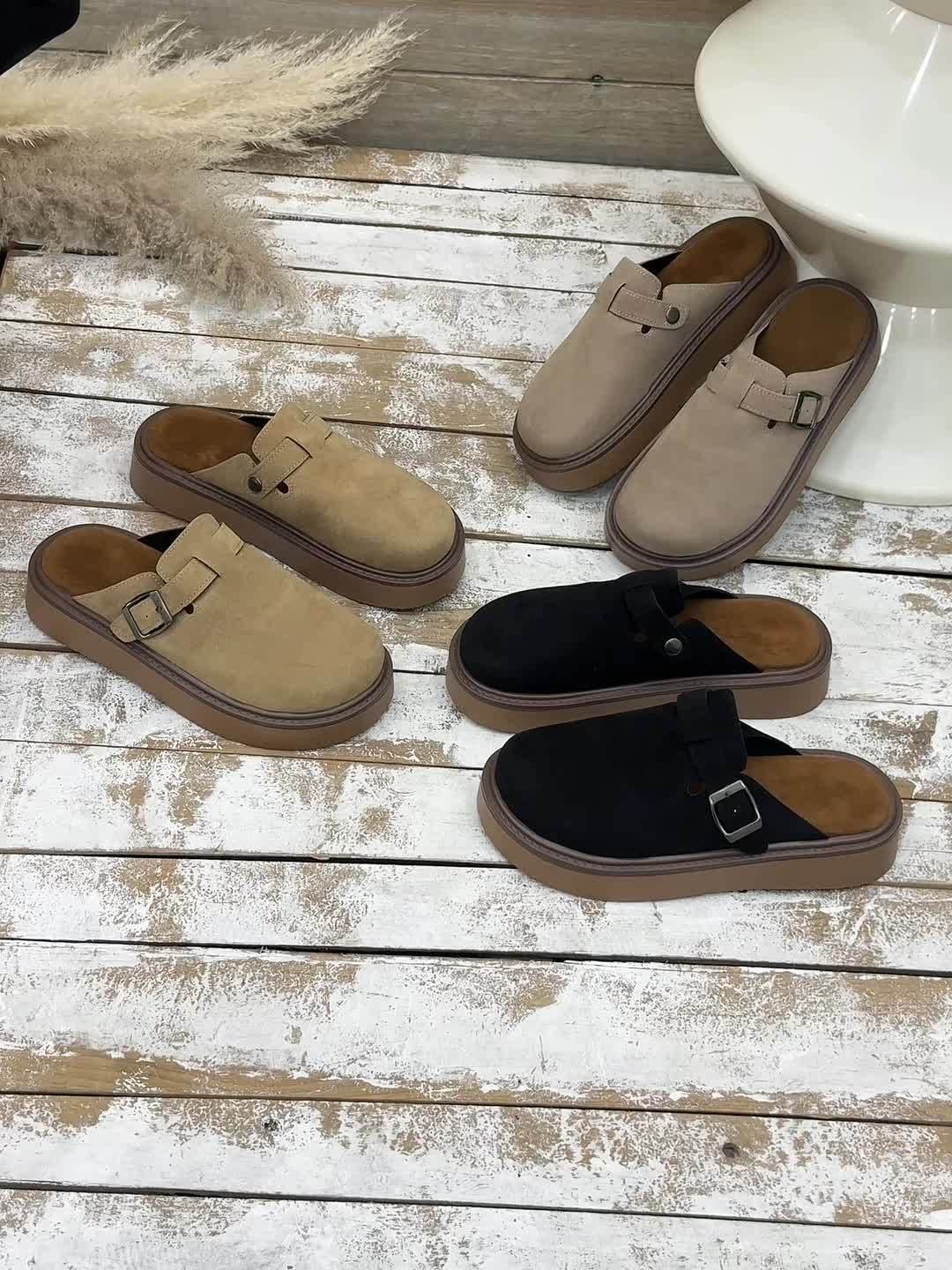 Mocassins classiques à boucle, en marron clair, beige et noir, présentés ensemble