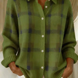 Cardigan douillet vert à carreaux, patte boutonnée et poignets côtelés