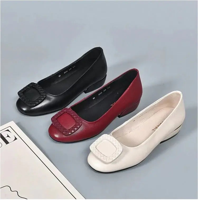 Ballerines à bride noir, rouge et beige, bout rond, semelles basses