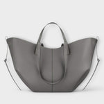 Grand sac cabas en cuir effet lisse gris, anses et couture centrale en U.