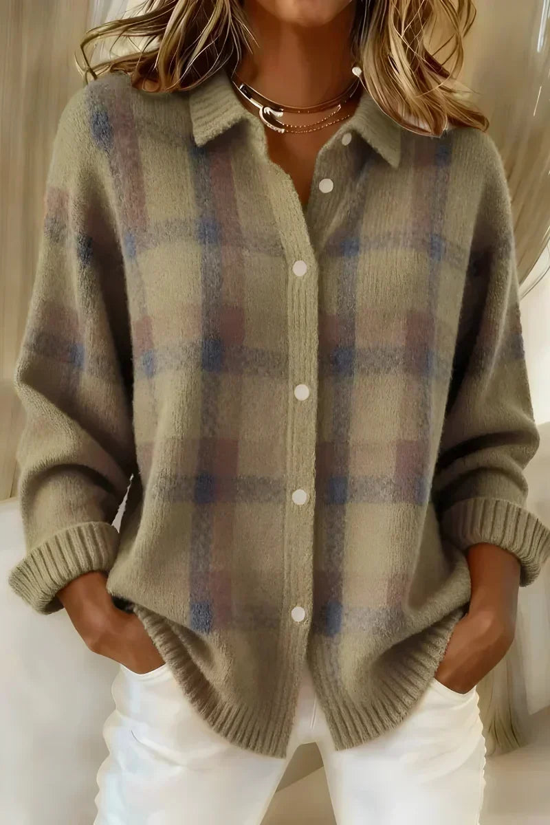 Cardigan douillet à carreaux avec col, boutonnage et manches longues