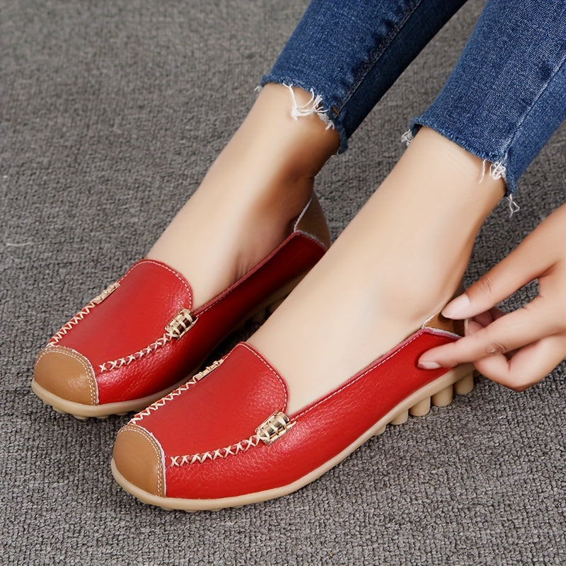 Mocassins à boucle Bérénice rouges, bout amande et semelle claire