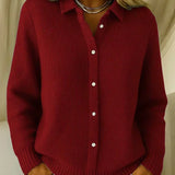Cardigan texturé à boutons bordeaux, col chemise et patte boutonnée