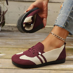 Mocassins tressés Blandine bordeaux, brides nouées, motif bandes blanches, semelle noire