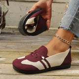 Mocassins tressés Blandine bordeaux, brides nouées, motif bandes blanches, semelle noire