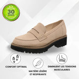 Mocassins beiges à semelle crantée, empeigne suédine et bride