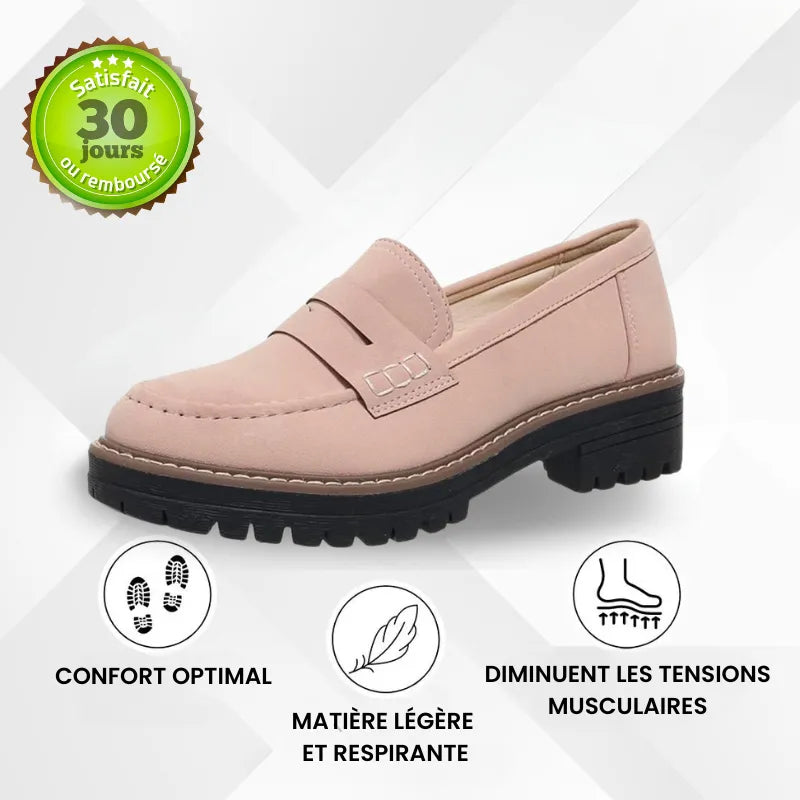 Mocassins beige rosé à semelle crantée, bout arrondi et bride à boucle