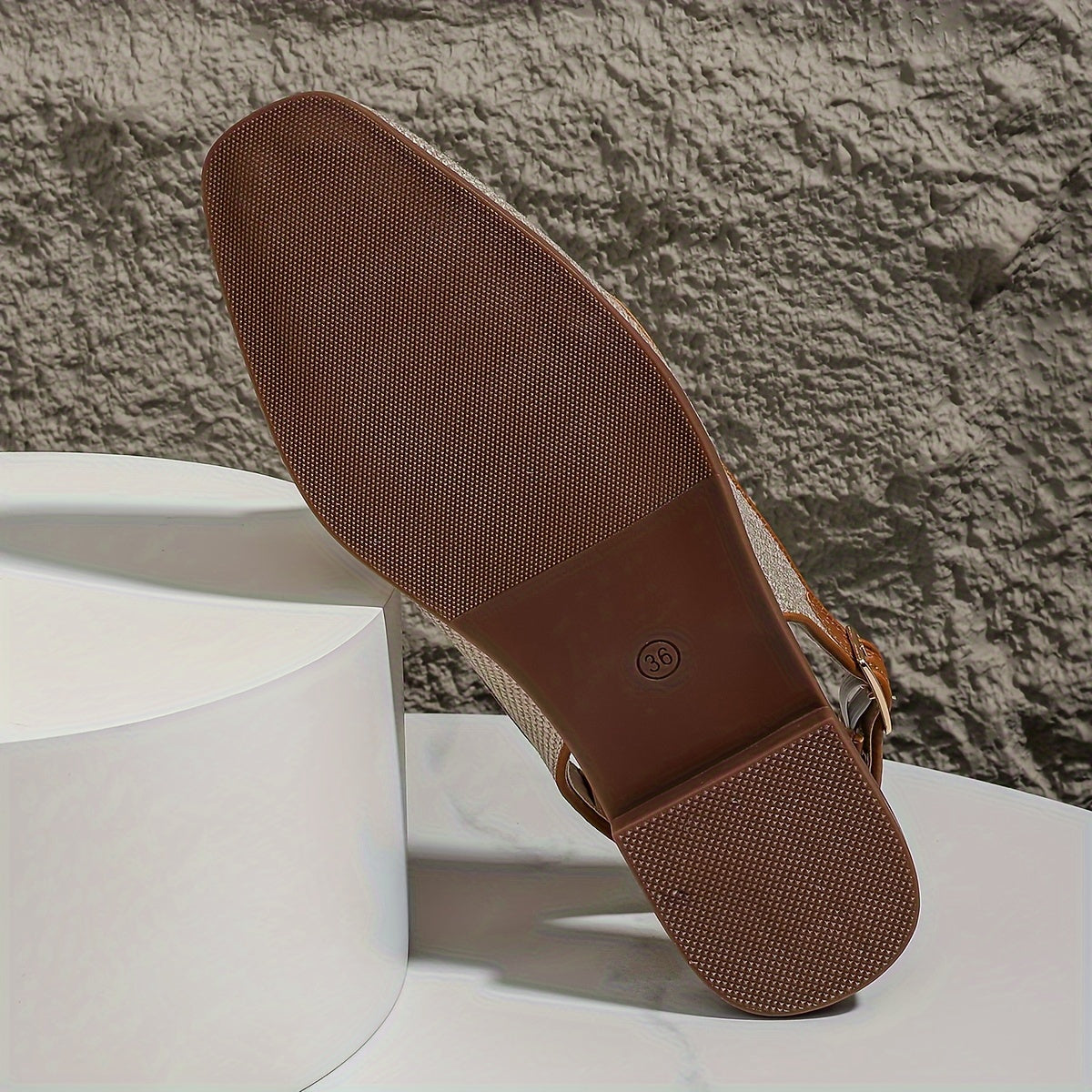 Semelle de mocassin Quitterie marron foncé à texture fine, vue sous la chaussure