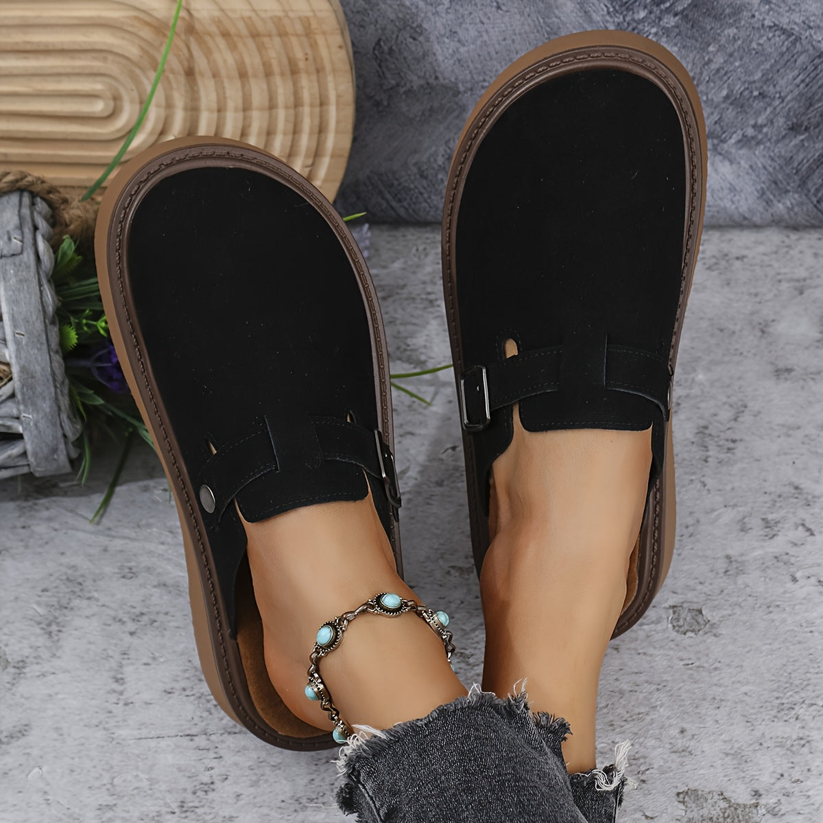 Mocassins classiques à boucle noirs, semelle marron, dessus en suède
