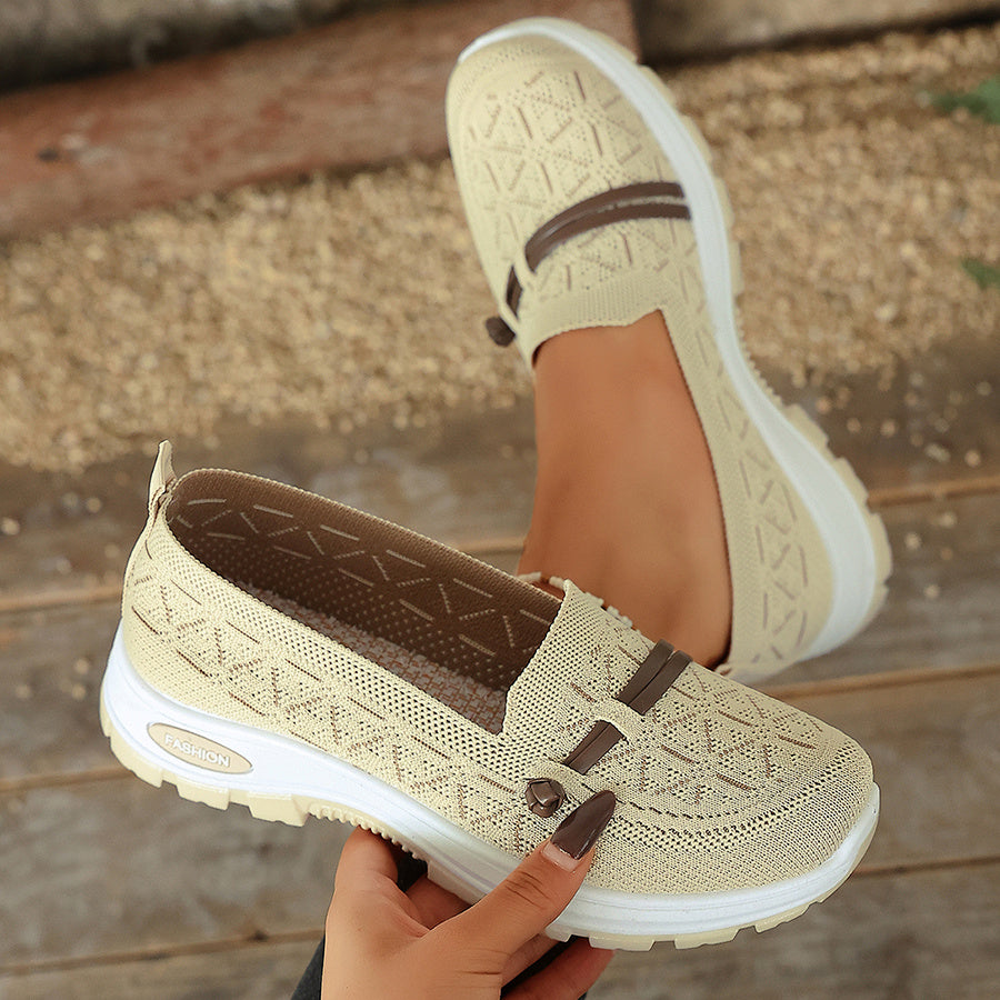 Chaussures de marche légères beige à boucle marron et semelle blanche
