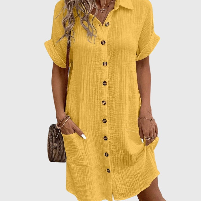 Robe confortable Caroline jaune à manches courtes, col chemise boutonné, poches latérales