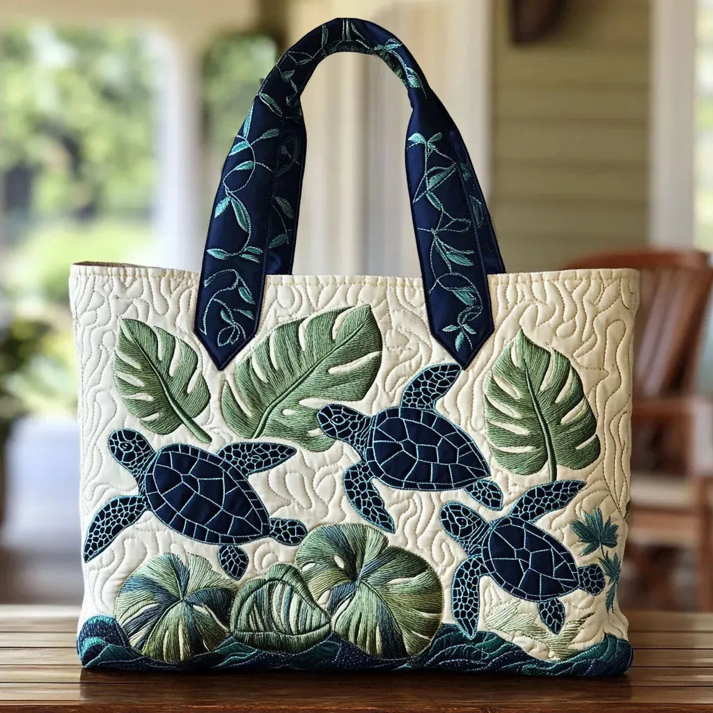 Sac cabas artisanal matelassé blanc, motif tortues de mer bleu et feuilles vertes