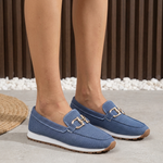 Mocassins souples à enfiler en tissu bleu, bride décorative à boucle dorée