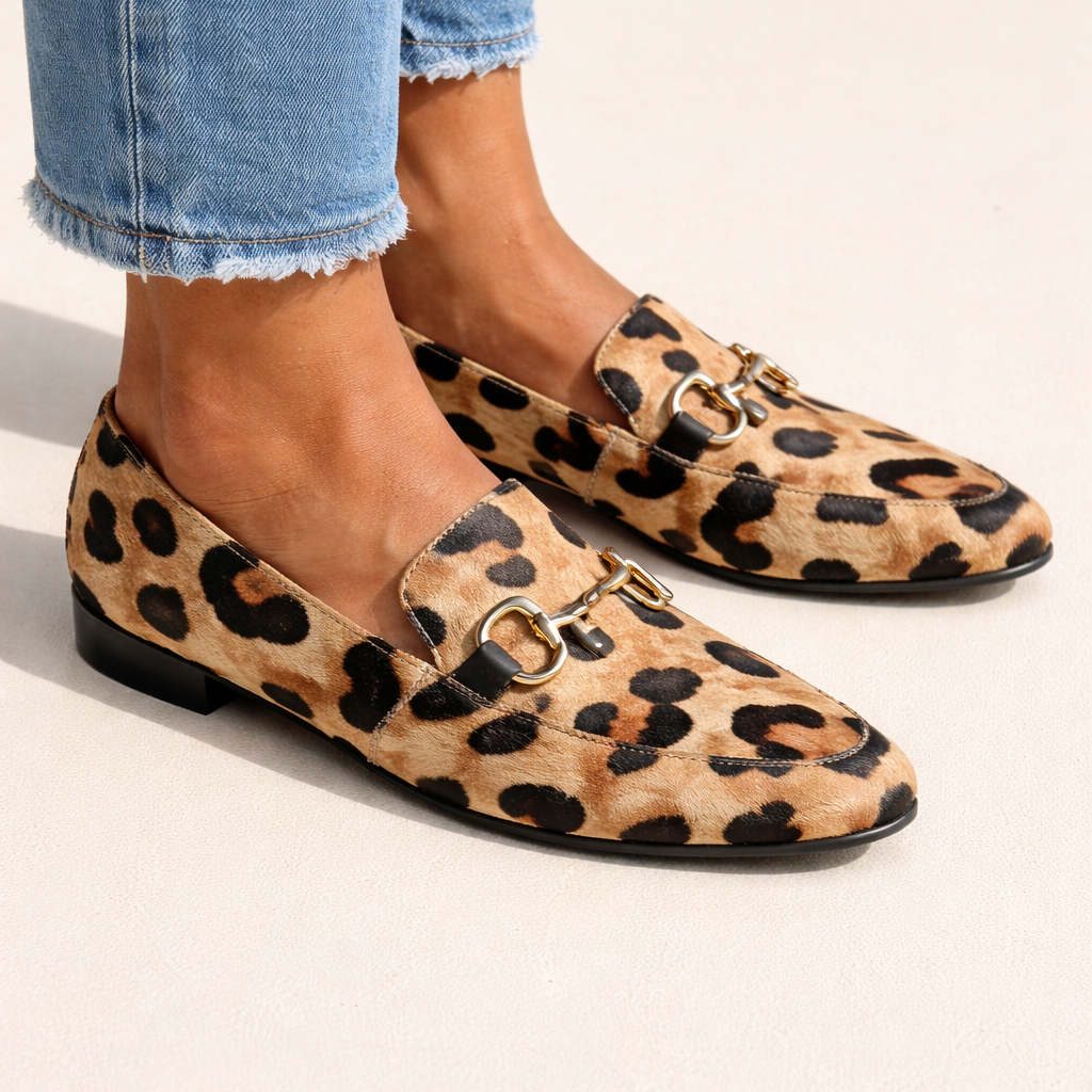 Mocassins imprimé léopard beige et noir, brides décoratives avec boucles