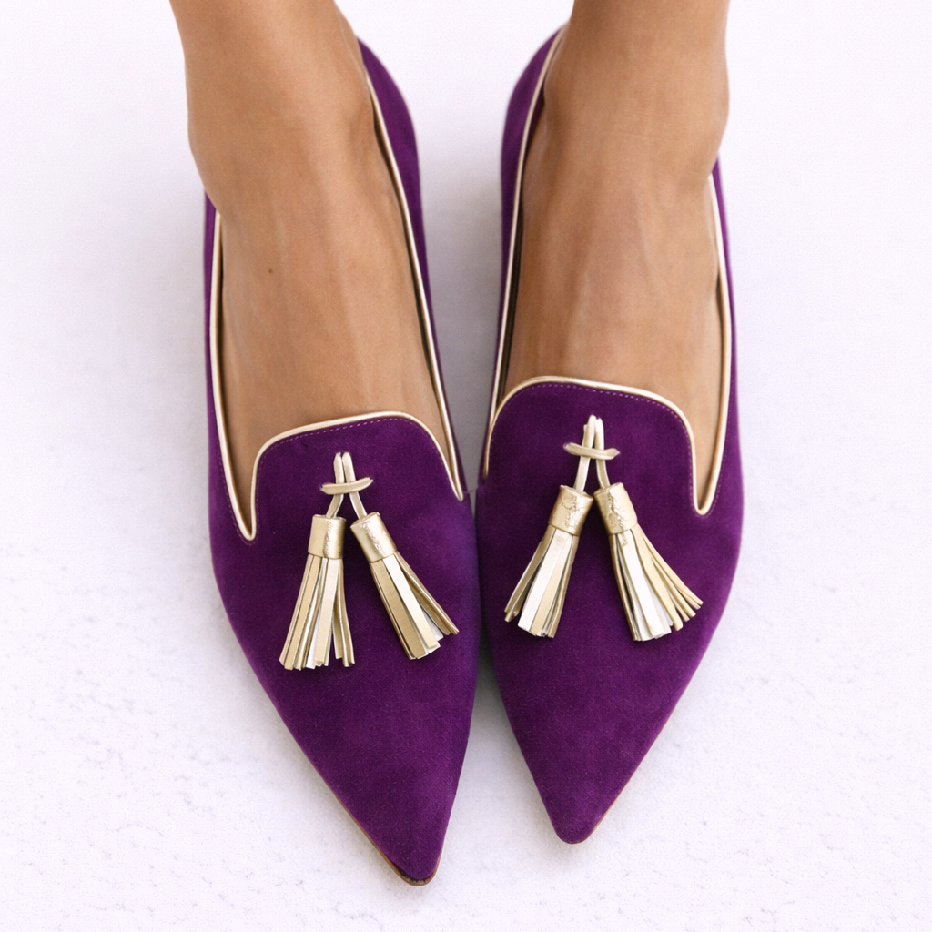 Mocassins à franges boho Portia en suède violet, pampilles beige, bout pointu.