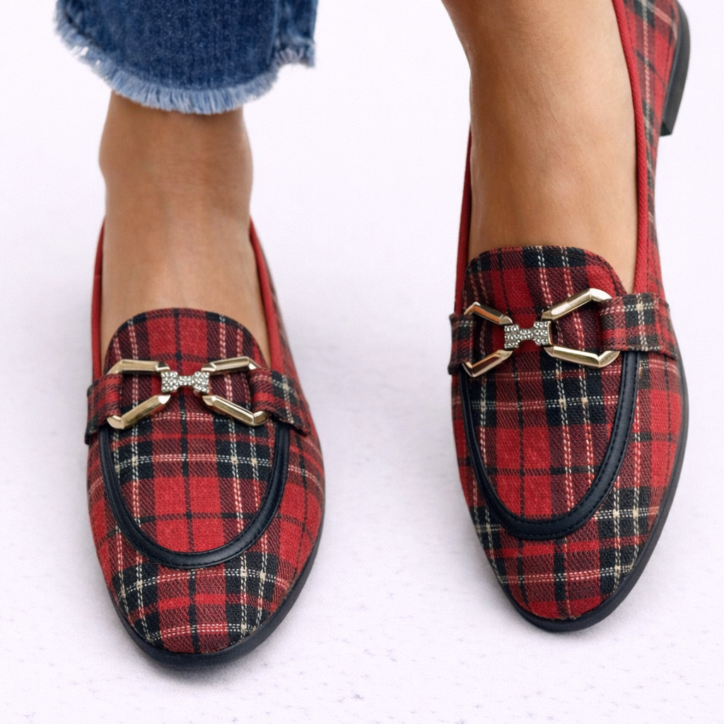 Mocassins en tissu à carreaux rouges et noirs, bride métallique et bout rond