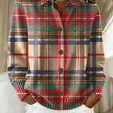 Cardigan multicolore à carreaux boutonné, manches longues, col avec patte et boutons noirs.