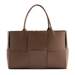 Sac tote Serelune marron à panneaux, anses doubles, forme rectangulaire.