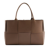 Sac tote Serelune marron à panneaux, anses doubles, forme rectangulaire.