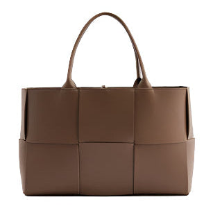 Sac tote Serelune marron à panneaux, anses doubles, forme rectangulaire.