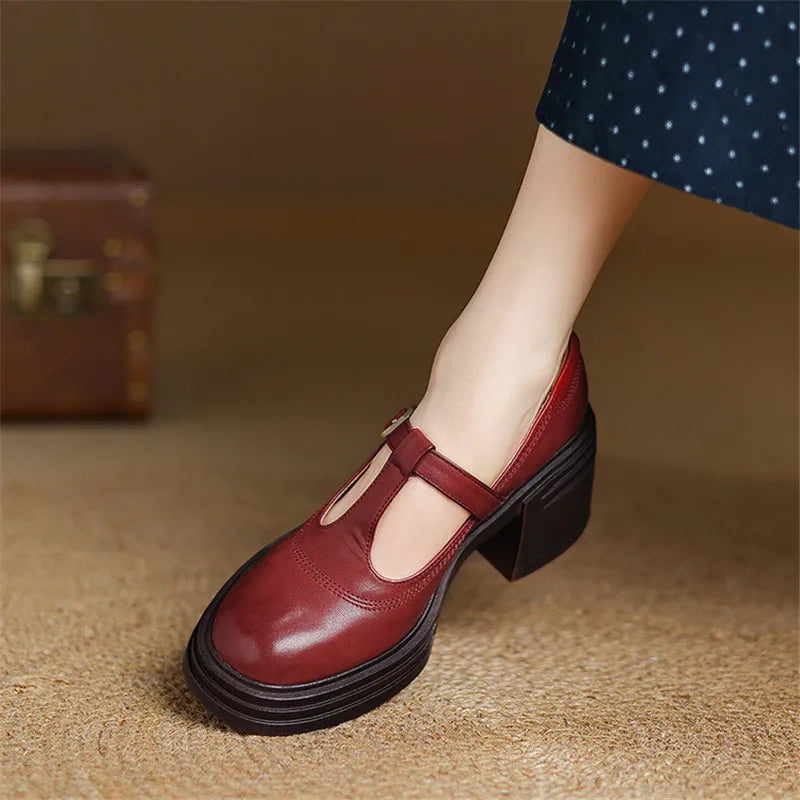 Chaussure Mary Jane à talon bloc rouge bordeaux avec bride à boucle dorée