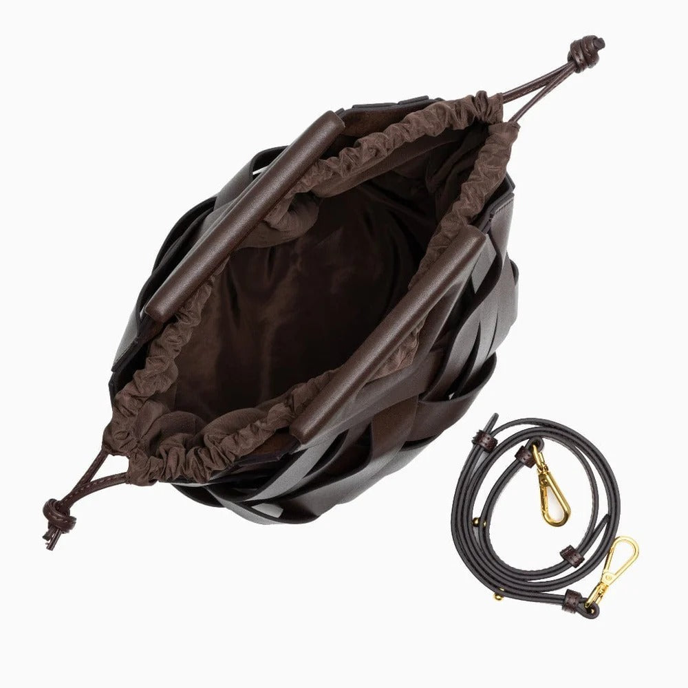 Sac en cuir marron foncé à cordon, anses tressées et intérieur visible