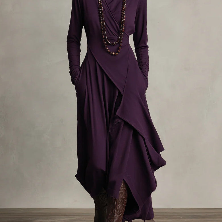 Robe maxi violette à manches longues, buste croisé, jupe drapée avec pans superposés