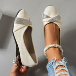 Ballerines blanches à nœud et empiècement brillant argenté, talon plat