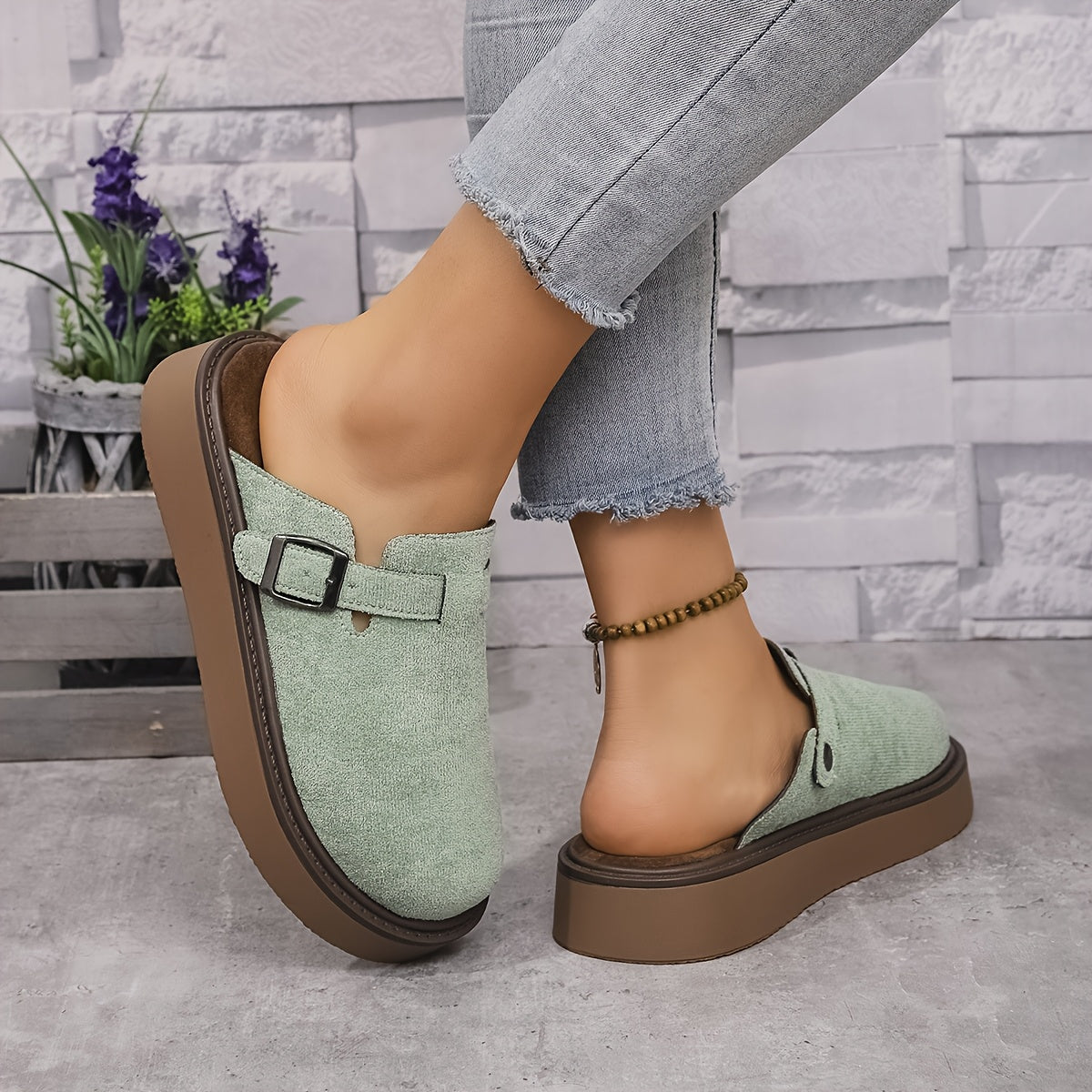 Mocassins classiques à boucle vert clair, semelle marron, dessus en suède