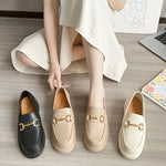 Mocassins à boucle dorée assortis en noir, beige, camel et blanc, style loafers