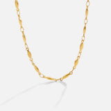 Madeleine – Un délicat collier en or aux mailles fines