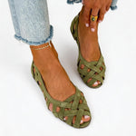 Ballerines souples ajourées vert olive, brides croisées et bout ouvert.