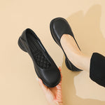 Ballerines noires souples en cuir lisse, bout arrondi, vue de dessus
