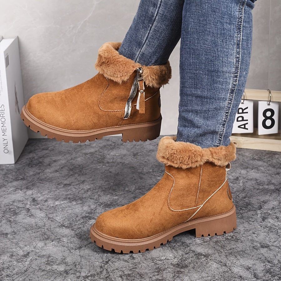 Bottines d’hiver femme marron clair, doublure en fausse fourrure et zip sur le côté.