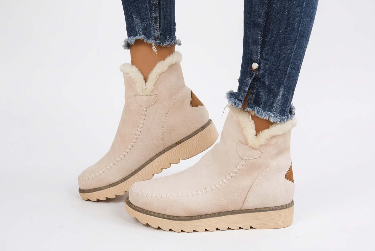 Bottes d’hiver beiges à tige courte doublée de fausse fourrure