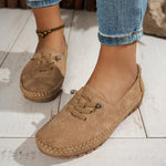 Mocassins Ophélie beige en daim, fermeture à lacets et coutures tout autour