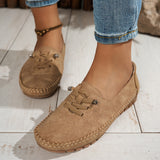 Mocassins Ophélie beige en daim, fermeture à lacets et coutures tout autour