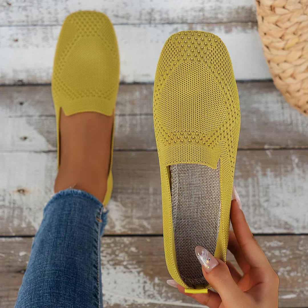 Chaussures plates en maille jaune moutarde, vue arrière