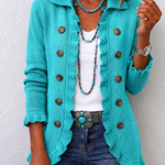 Veste en maille côtelée turquoise à volants et boutonnage avec boutons décoratifs